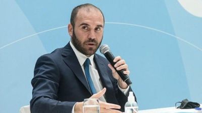 Por qué el ataque de Alberto Fernández por la deuda agrega más incertidumbre. Analistas creen que sin el FMI, será difícil mantener el dólar