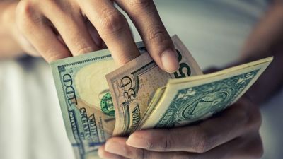 Dólar: el blue vuelve a subir y las acciones pierden fuerza