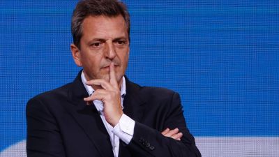 Massa prepara un colchón de USD 6.000 millones extra para frenar el drenaje de reservas y estirar la paz cambiaria