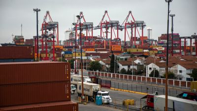 Sin reservas suficientes y con cambio de metas por parte del FMI, qué pasará con las importaciones y la actividad