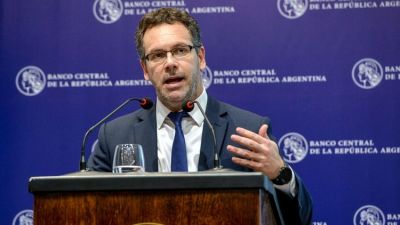 El control cambiario se quedó corto: el Central tuvo que vender más de USD 1.000 millones en septiembre