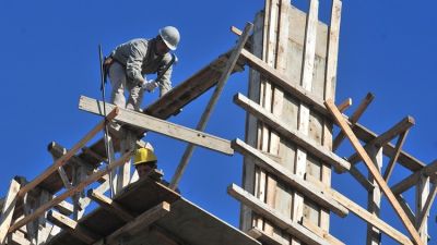 La industria y la construcción volvieron a caer en noviembre
