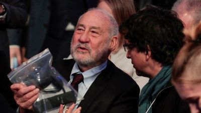 Según Joseph Stiglitz, los acreedores deben prepararse para grandes quitas en la deuda argentina