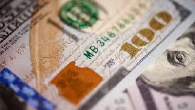 El dólar suma 50 centavos en el arranque. Con la baja de los últimos días, ¿es momento de comprar o es mejor invertir en plazo fijo?