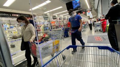En julio se frena la caída de la recaudación: solo pierde 5% contra la inflación