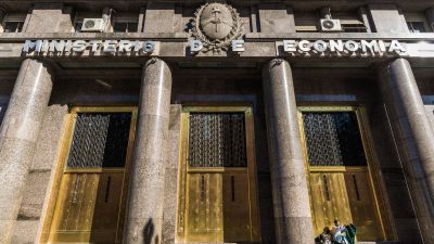 Tras la emisión de 1000 millones de Argentina, qué es lo que sigue inquietando a los inversores