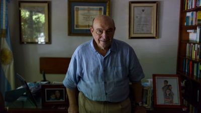Domingo Cavallo pronosticó una inflación crónica con estancamiento. El "Plan Otoño" del Gobierno, ¿un espejo del Plan Primavera de Raúl Alfonsín?