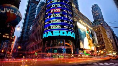 Valuaciones en Wall Street tocan máximos históricos: qué papeles recomiendan