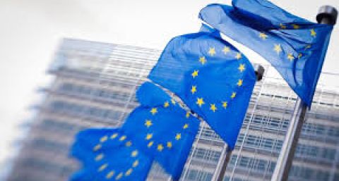 El Banco Central Europeo señalizó recortes de tasa y más estímulo monetario