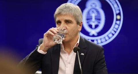 ¿Stand by o swap? Debate sobre qué le conviene más a Economía