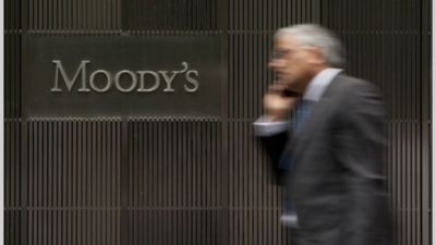Moody"s bajó las calificación de varias empresas argentinas: cuáles son