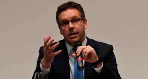 El Gobierno alienta la dolarización: caen las reservas a menos de USD 50.000 millones e interviene en el mercado de cambios