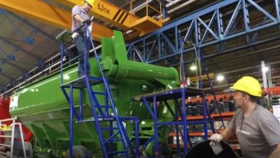 La industria cayó 13,9% en marzo y la producción volvió al nivel de 2004