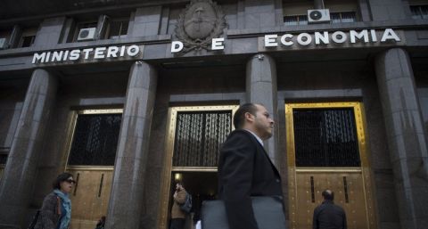 Ante la drástica caída de la recaudación, las ganancias del Banco Central auxiliaron al Tesoro en mayo
